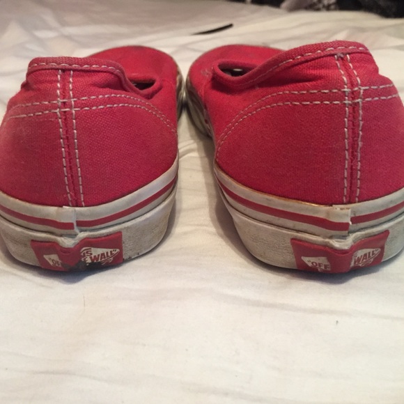 Red vans - Picture 2 of 3