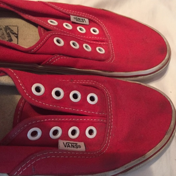 Red vans - Picture 3 of 3