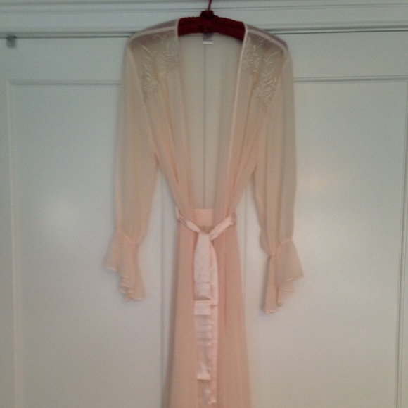 New without Tags Dentelle Lingerie Robe
