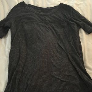 Lululemon short sleeve top size 4