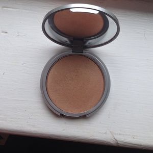 The Balm Betty-Lou Manizer