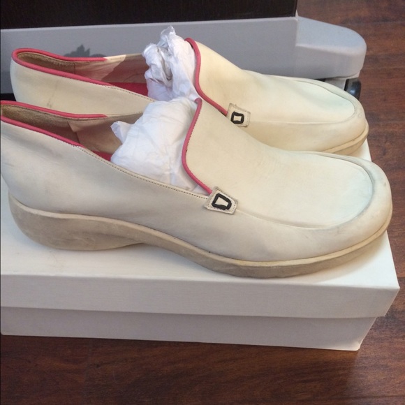 Cream with Pink Accent Flat Shoes Sz. 7 - Picture 1 of 3