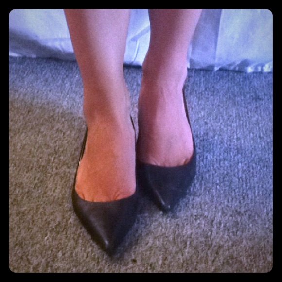 Steve Madden --pointy black flats!