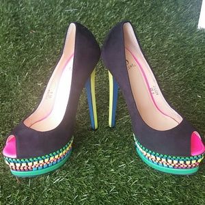 Brand New in a box. Scene by Shoedazzle.