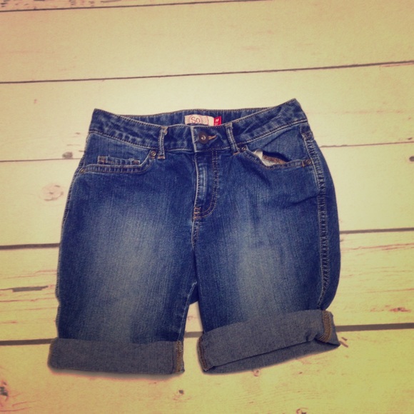 SO, YOUTH capris