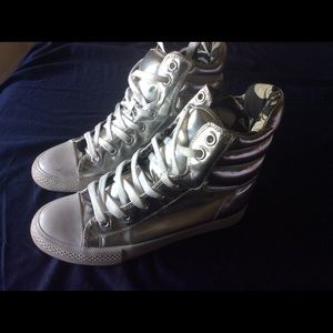Betsey Johnson high top sneaker