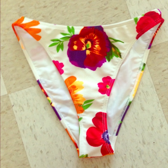 AA Cali sun & fun floral swim bottoms
