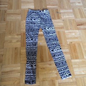 Aztec printed leggings