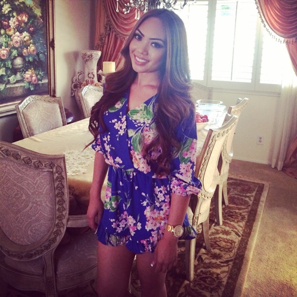 💛 REDUCED💛 Floral Romper! 🌸