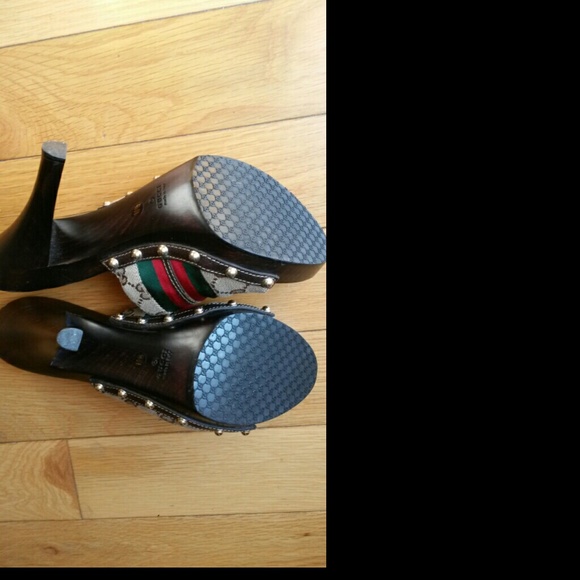 Sandals - Picture 3 of 4