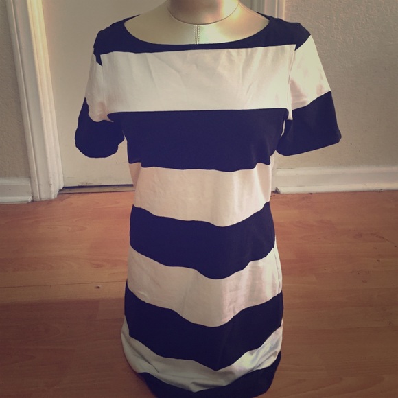 Forever 21 black & white bold stripe cotton dress