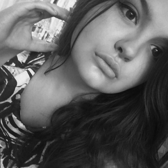 Hello, I'm Kaylee. - Picture 2 of 3