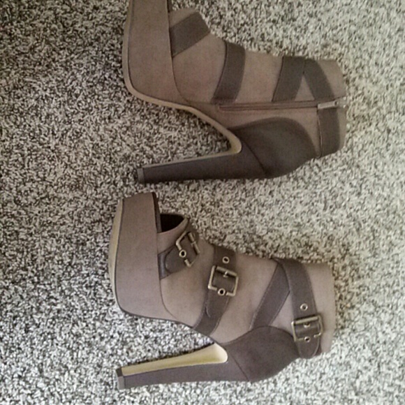 High heels - Picture 3 of 3