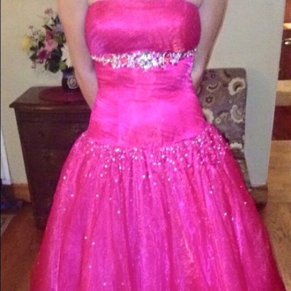 Prom Dress - Picture 3 of 4