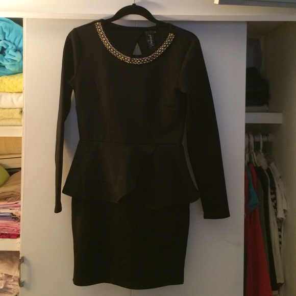 Black dress - Picture 1 of 4