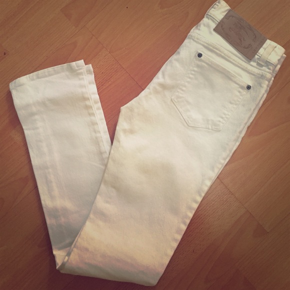 Burberry white straight leg jeans size 6