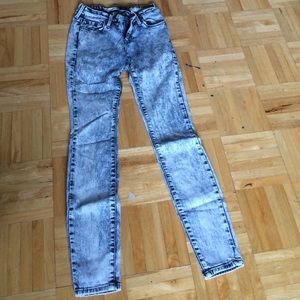 Acid wash jeans