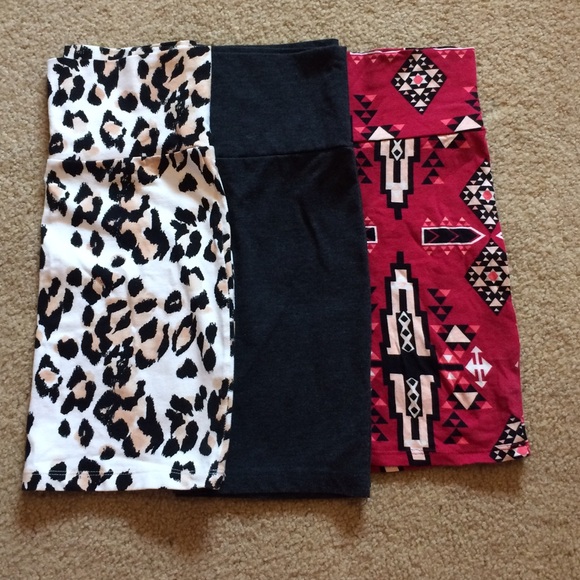 💛REDUCED💛 3 body con skirts!