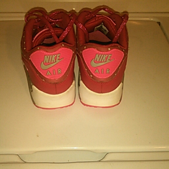 Nike Air Maxes - Picture 2 of 3