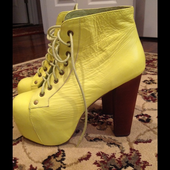 Brand new Jeffrey Campbell size 6 lime color