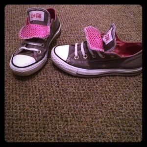 Grey Converse Lo, with Pink double tounge.