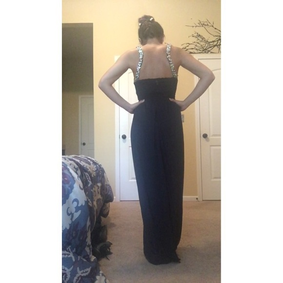 Formal dress - Picture 4 of 4