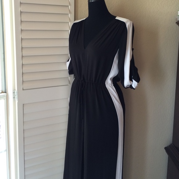 🔴SOLD-HP🎉8.17.15 "Boho Babes Party"~BCBG Dress - Picture 3 of 4