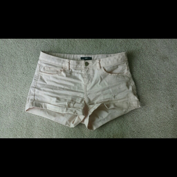 H&M Shorts - Picture 3 of 4