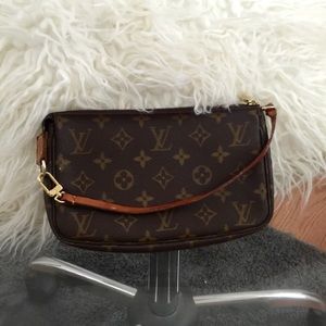 Louis Vuitton Pochette