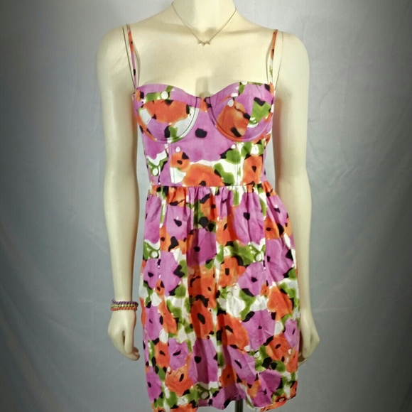 Flirty Floral Fashion - Picture 4 of 4