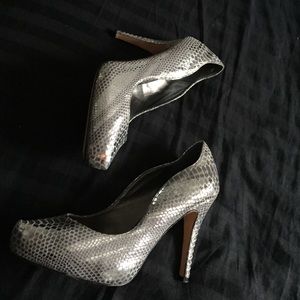 White House Black Market Silver Snake Heels👠