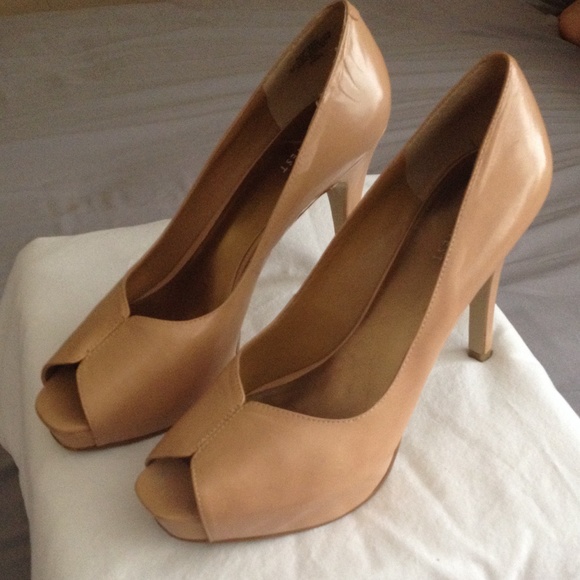 Beige heels !