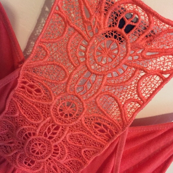 Tank Top. - Picture 3 of 4