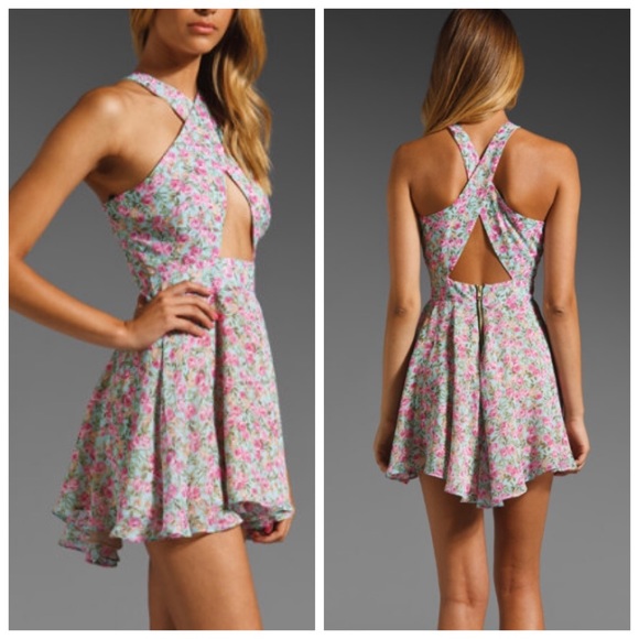 🎀 NWT 🎀 NAVEN REBEL ROSE DRESS - Picture 3 of 4