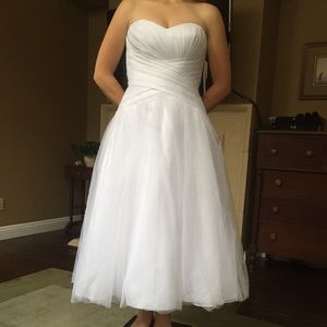 Wedding dress. Strapless Tea Length