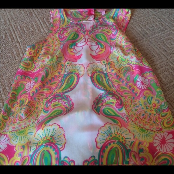 NWT Lilly Iona shell $85 on Merc