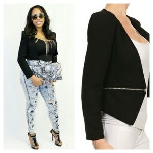 ****SOLD**** Zipped Up Black 2Way Crop Blazer