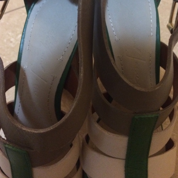 Shoes - Picture 4 of 4