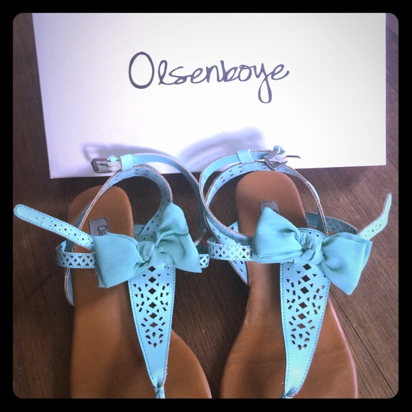 Mint colored bow-tied sandals