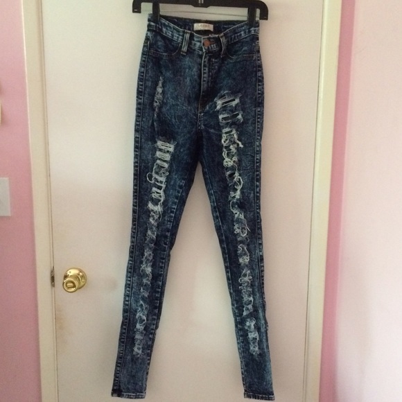 💛REDUCED💛 Distressed HW acid wash jeans