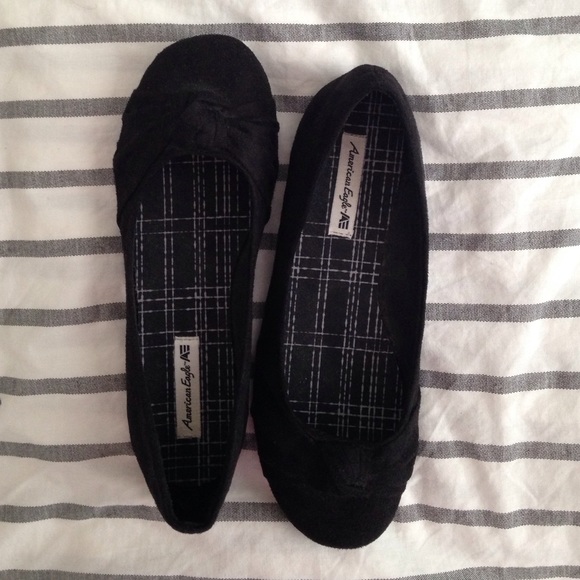 ❁NWOT black flats