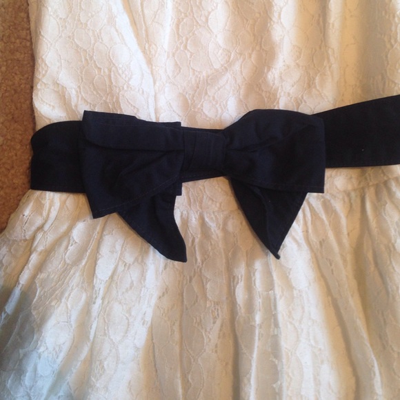 lace dress - Picture 3 of 4