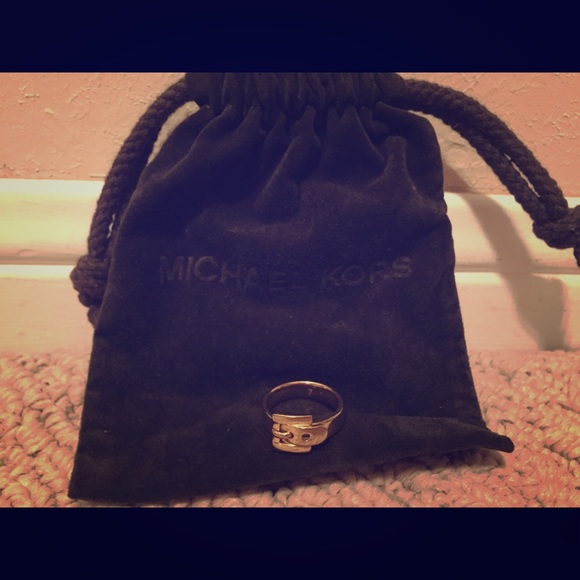 Michael Kors ring