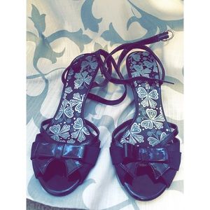 American eagle heels