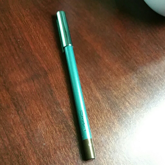 Mac Black line pearl glide intense eyeliner crayon