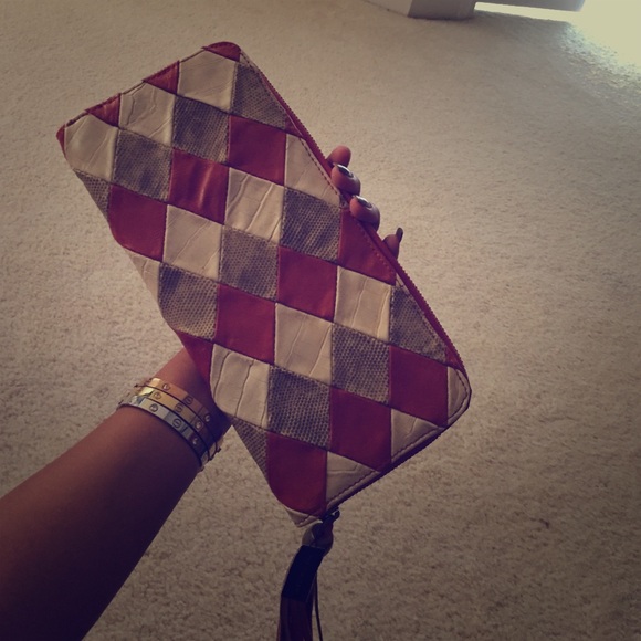 NWT clutch