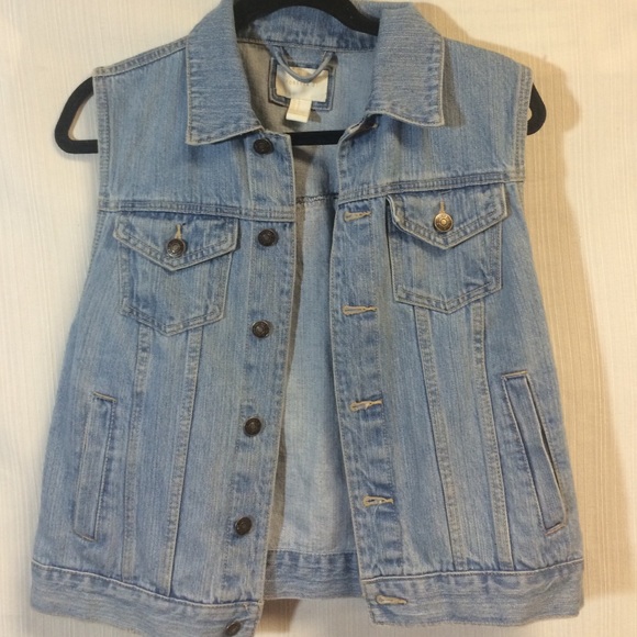forever21 sleeveless light wash denim vest