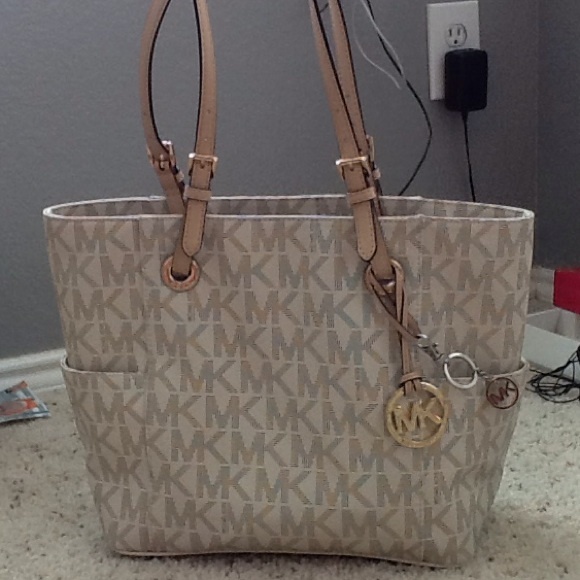 Michael kors white purse