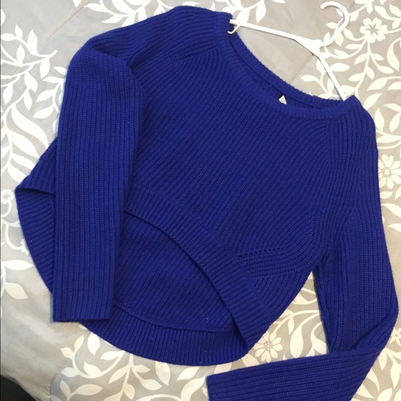 Crop top sweater