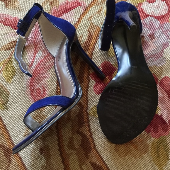 Sexy strappy royal blue suede Guess - Picture 3 of 3